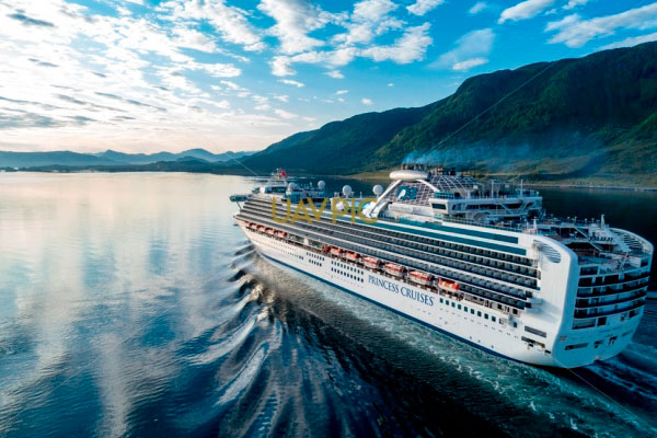  Sapphire Princess cruise ship sailing through Patagonia, Argentina and Chile 