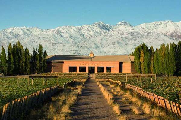 Disfrutando de las montañas de los Andes en Mendoza, Argentina