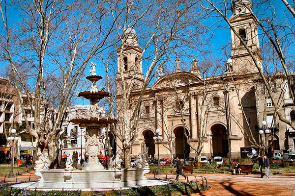  Touring the museums of Montevideo, Uruguay 