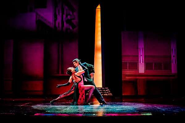 Pasión y danza en Tango Porteño, Buenos Aires