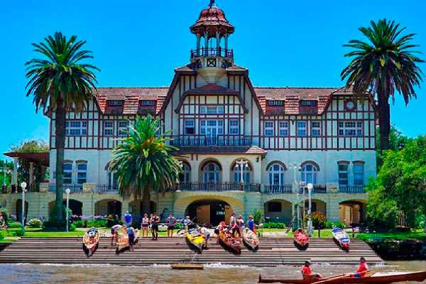Explorando los canales del Delta del Tigre, Buenos Aires