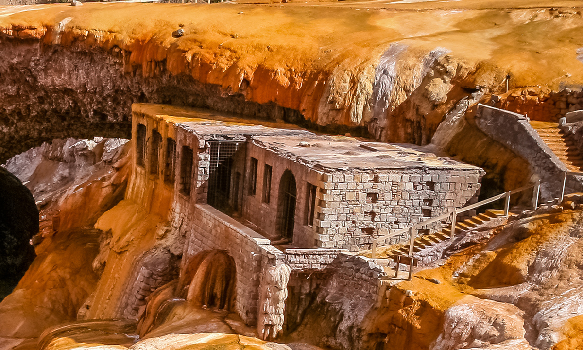 6 Embark on a luxury tour in Mendoza with private vineyard tours, cultural insights, and scenic beauty over 3 unforgettable days, including all-inclusive services