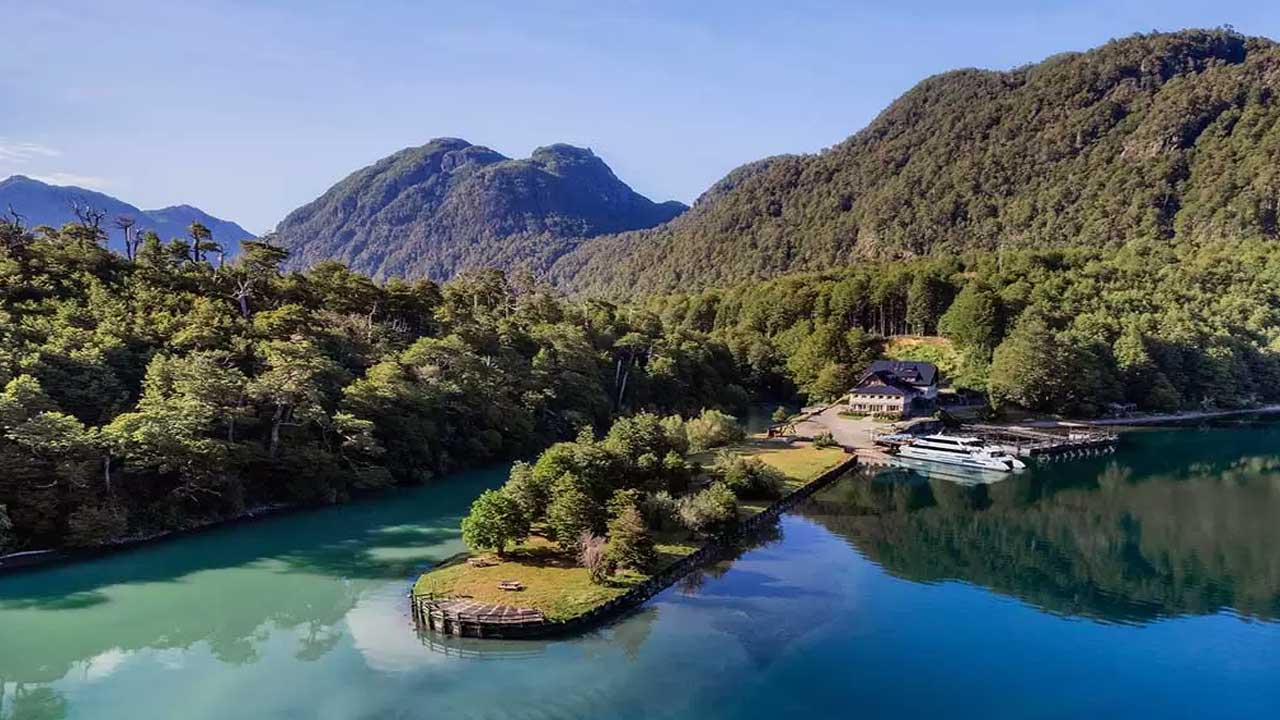5 Explora lo mejor de Bariloche en este tour de 5 días: Aventura al pie del Cerro Tronador, exploración en Puerto Blest y travesía por la Ruta de los Siete Lagos