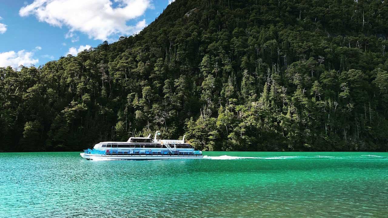 7 Explora lo mejor de Bariloche en este tour de 5 días: Aventura al pie del Cerro Tronador, exploración en Puerto Blest y travesía por la Ruta de los Siete Lagos