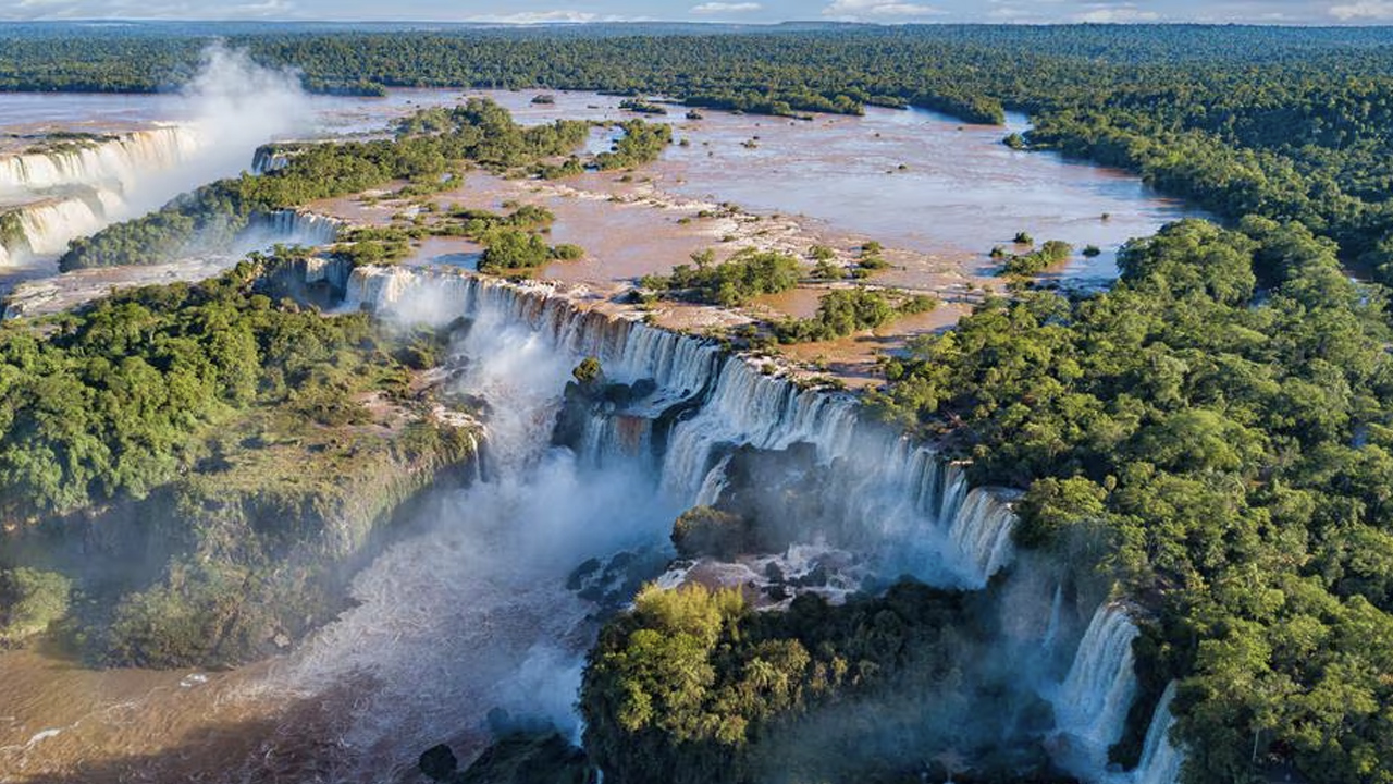 2 Explore the wonders of Iguazu, from its falls to Jesuit ruins and mines. All-inclusive package from Buenos Aires.