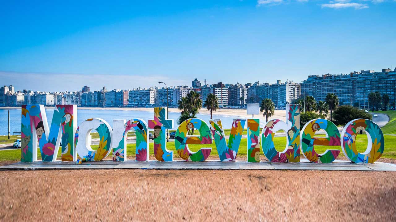 4 Embark on a day-long Montevideo Tour, blending history, culture, and scenic beauty.